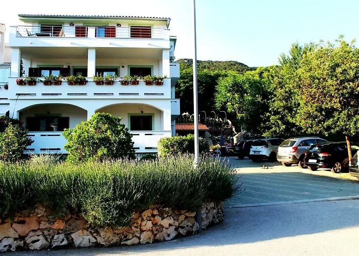 Frgacic I 아파트 *